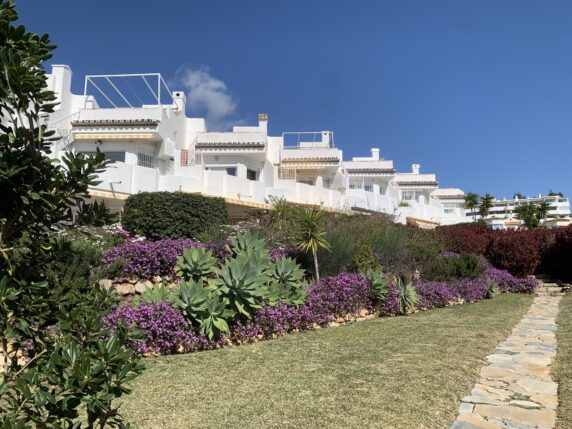 Image 3 of 42 - Beautiful townhouse in the heart of Calahonda with stunning sea views and roof top terrace