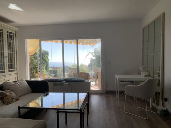 Image 15 of 42 - Beautiful townhouse in the heart of Calahonda with stunning sea views and roof top terrace