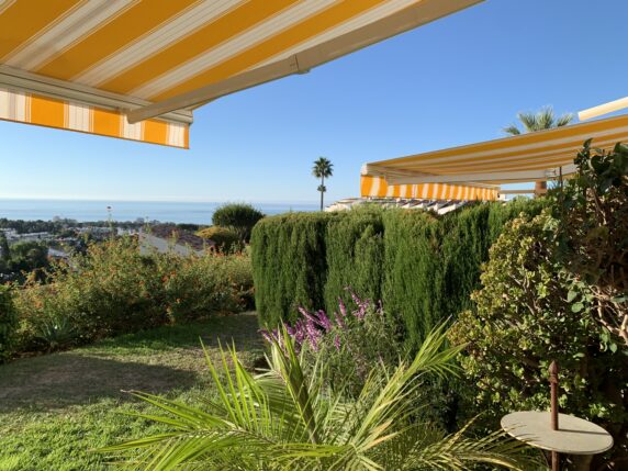 Image 6 of 42 - Beautiful townhouse in the heart of Calahonda with stunning sea views and roof top terrace