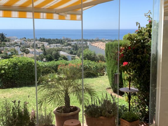 Image 7 of 42 - Beautiful townhouse in the heart of Calahonda with stunning sea views and roof top terrace