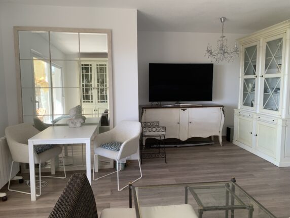 Image 11 of 42 - Beautiful townhouse in the heart of Calahonda with stunning sea views and roof top terrace