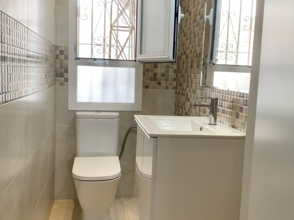 Image 31 of 42 - Beautiful townhouse in the heart of Calahonda with stunning sea views and roof top terrace