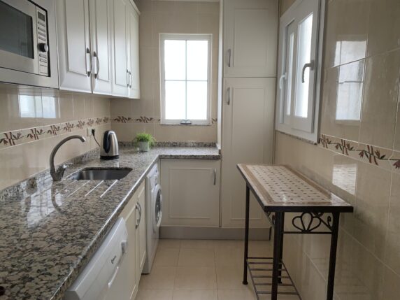 Image 26 of 42 - Beautiful townhouse in the heart of Calahonda with stunning sea views and roof top terrace