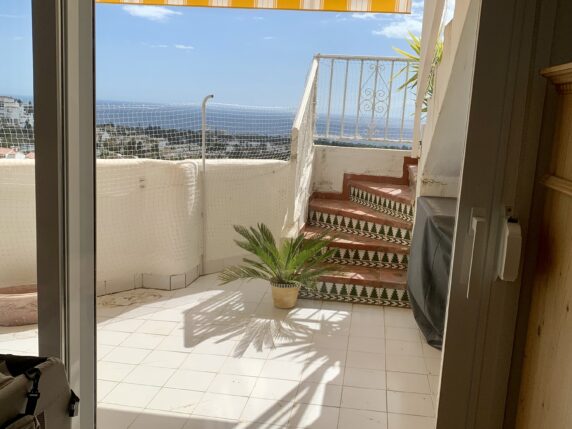 Image 20 of 42 - Beautiful townhouse in the heart of Calahonda with stunning sea views and roof top terrace