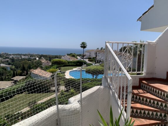 Image 37 of 42 - Beautiful townhouse in the heart of Calahonda with stunning sea views and roof top terrace