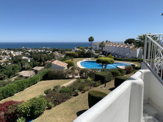 Image 18 of 42 - Beautiful townhouse in the heart of Calahonda with stunning sea views and roof top terrace