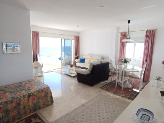 Image 7 of 11 - Rare opportunity! Beachfront apartment in Calahonda with most spectacular views