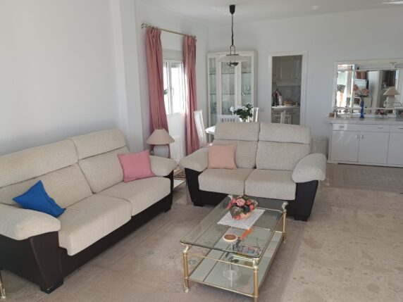 Image 8 of 11 - Rare opportunity! Beachfront apartment in Calahonda with most spectacular views