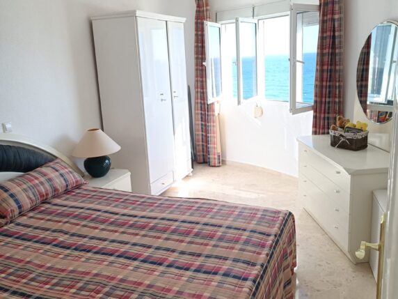 Image 9 of 11 - Rare opportunity! Beachfront apartment in Calahonda with most spectacular views