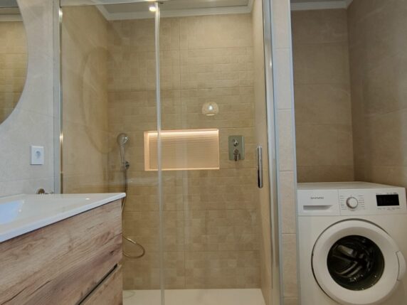 Image 13 de 14 - Magnifique appartement moderne et entièrement rénové, situé à quelques pas de la plage