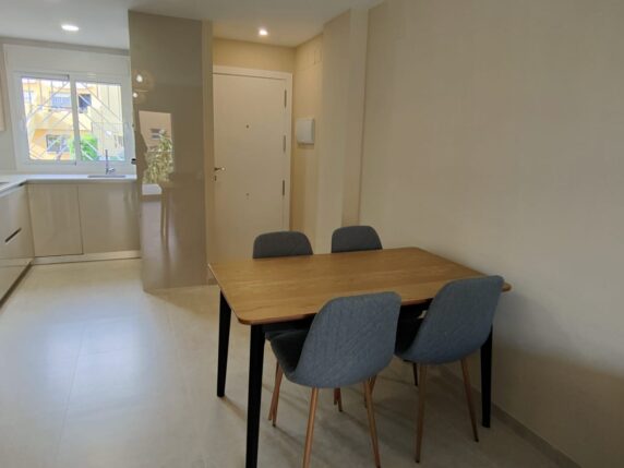 Image 7 de 14 - Magnifique appartement moderne et entièrement rénové, situé à quelques pas de la plage