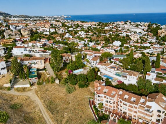 Image of property V418: Semi-detached villa in central location with separate apartment on a large plot with beautiful views 