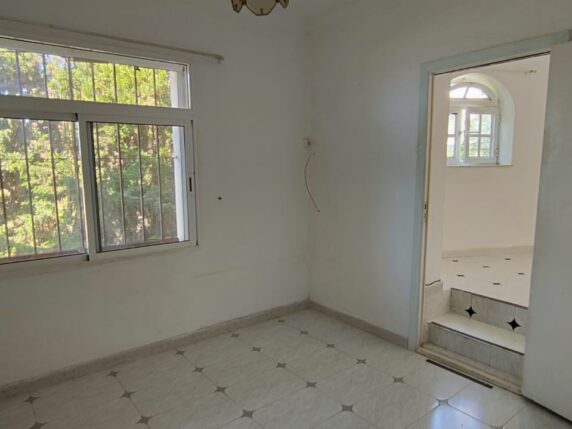 Image 24 of 25 - Semi-detached villa in central location with separate apartment on a large plot with beautiful views 
