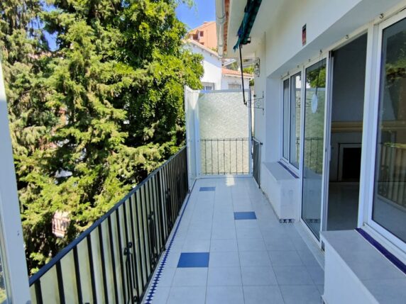 Image 10 of 25 - Semi-detached villa in central location with separate apartment on a large plot with beautiful views 