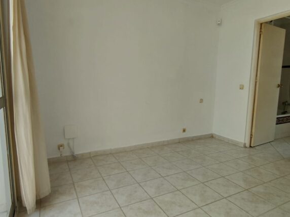 Image 16 of 25 - Semi-detached villa in central location with separate apartment on a large plot with beautiful views 
